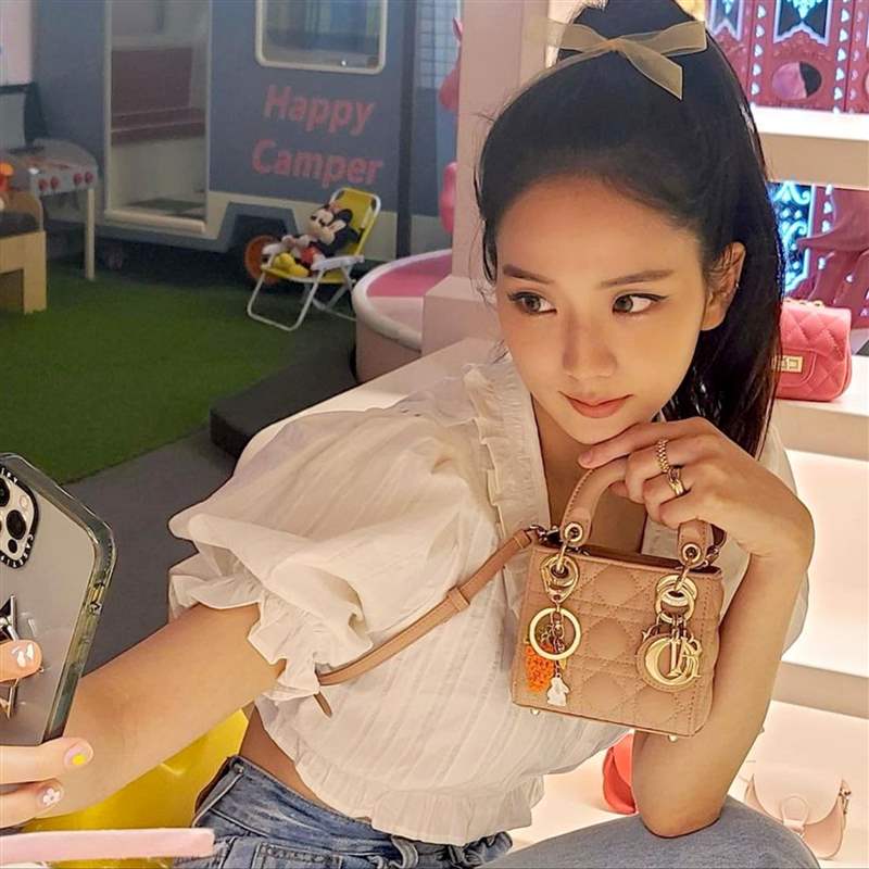 blackpink jisoo私服珠寶手表造型特搜！