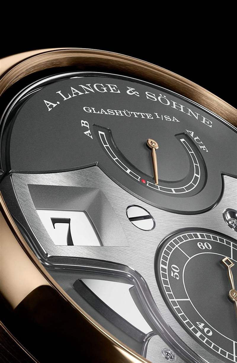 圖片來源:A. Lange & S?hne 朗格18K蜂蜜金新作結(jié)合跳字顯示和十進制三問裝置之復雜逸品-復刻表