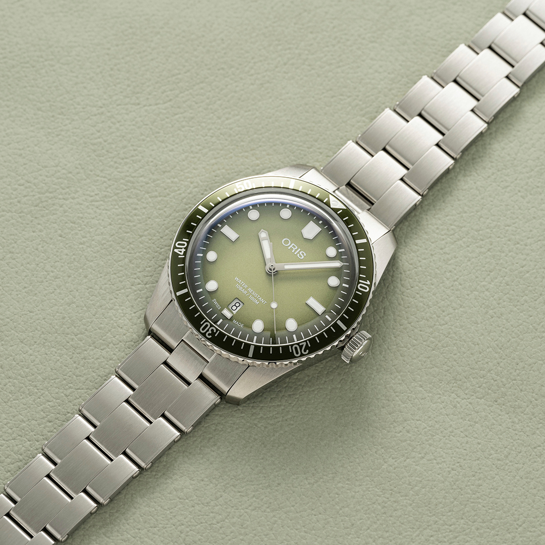 ORIS披上夏日森林綠,Divers Sixty-Five 40mm日期腕表新色現(xiàn)身-復(fù)刻表